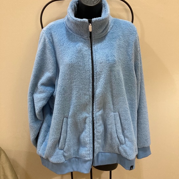 NWT Torrid Faux Fur Active Bomber Jacket, Size 1 (14-16) - Picture 10 of 15